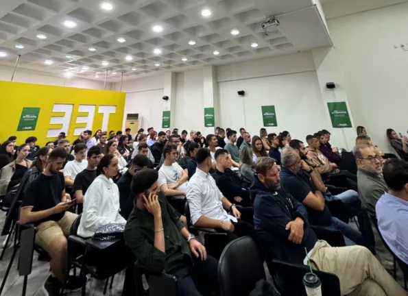 Πάτρα: Παρουσίαση της «Αριστερής Πολιτικής Κίνησης» Πάτρας στο ΤΕΕ