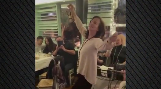 Ο χορός της Αννας Διαμαντοπούλου