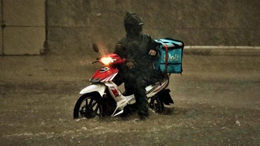 Τι ισχύει για τους εργαζομένους σε σφοδρή κακοκαιρία