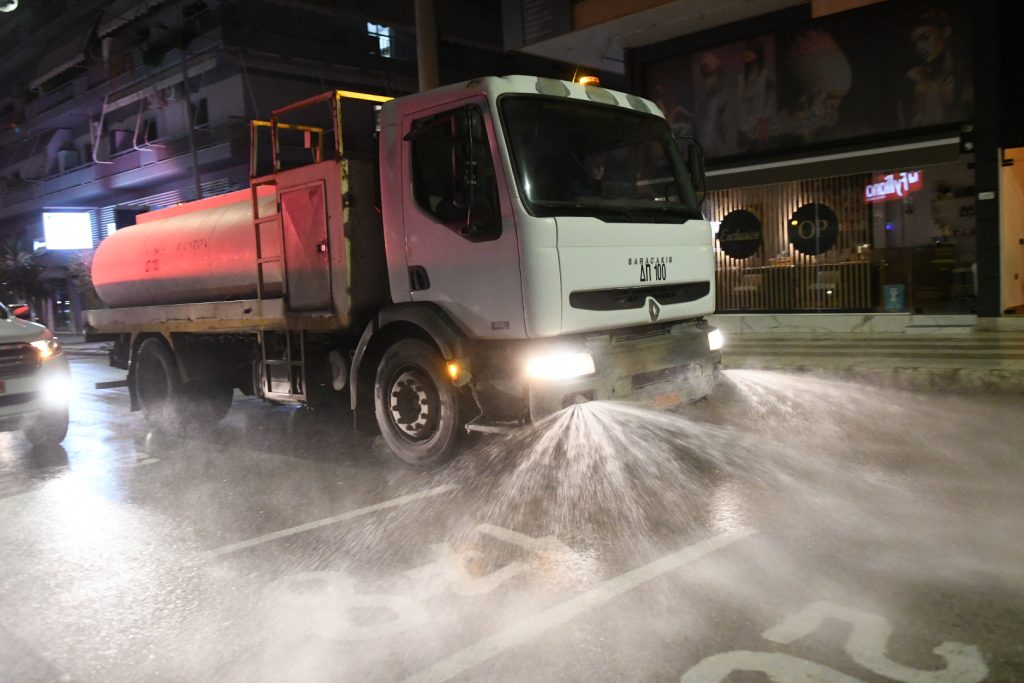 Πάτρα: Αλλοι καρναβαλίζονται και άλλοι ...καθαρίζουν, η «μάχη» των συνεργείων του Δήμου ΦΩΤΟ 31 Πάτρα: Αλλοι καρναβαλίζονται και άλλοι ...καθαρίζουν, η «μάχη» των συνεργείων του Δήμου ΦΩΤΟ
