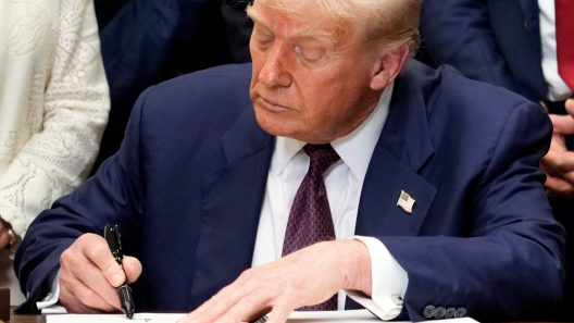 Το σχέδιο των ΗΠΑ για την παύση του πολέμου στο Ιράν - Οι όροι και τα ανταλλάγματα Τραμπ