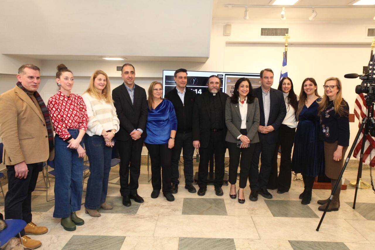 Ο Ναυπάκτιος Θ. Παπαθανάσης στη Νέα Υόρκη για την Ελληνική Γλώσσα ΦΩΤΟ