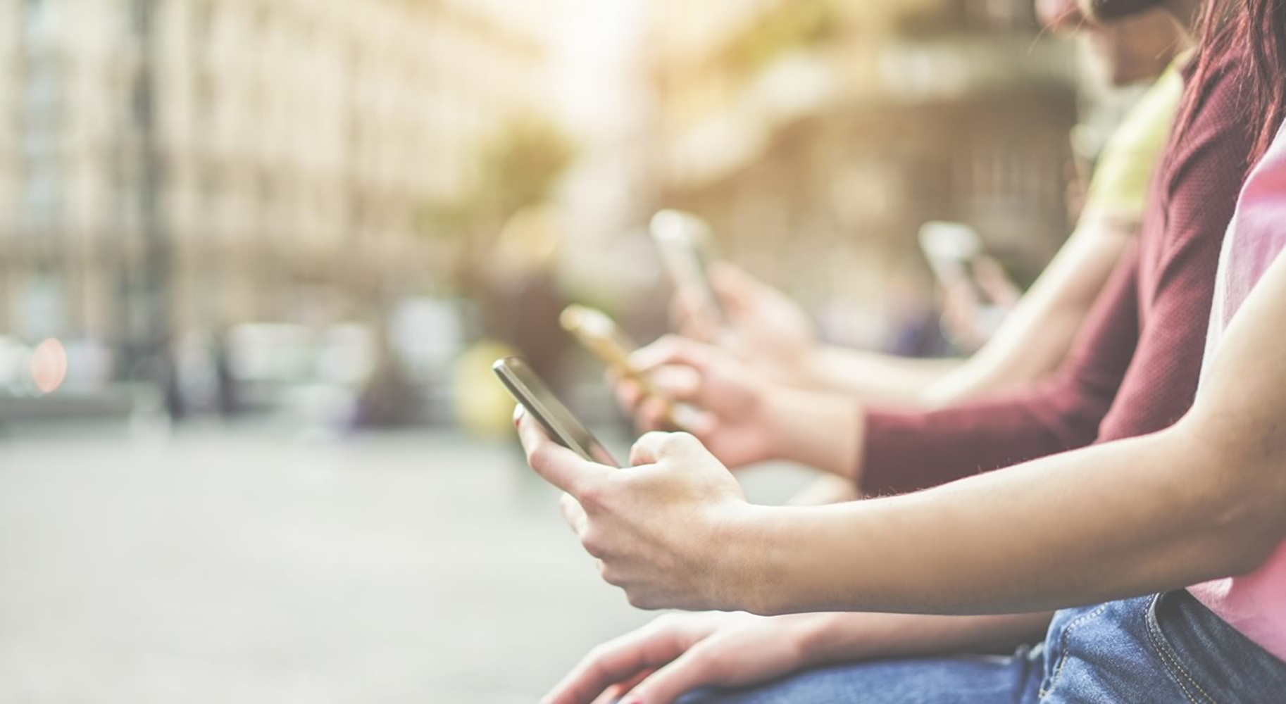 Ινδία: Νεκρές τρεις ανήλικες, πήδηξαν από το μπαλκόνι γιατί ο πατέρας τους... τους πήρε τα κινητά 30 Ινδία: Νεκρές τρεις ανήλικες, πήδηξαν από το μπαλκόνι γιατί ο πατέρας τους… τους πήρε τα κινητά