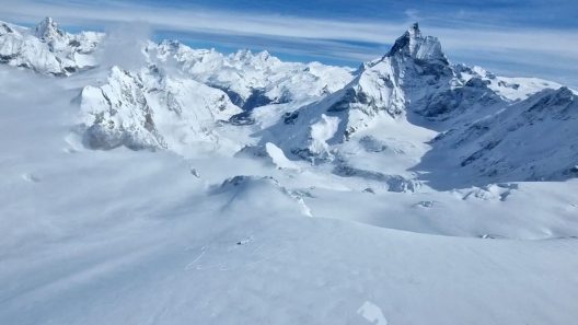 Συναγερμός στις Άλπεις, εκκενώνονται χωριά υπό τον κίνδυνο χιονοστιβάδων ΒΙΝΤΕΟ