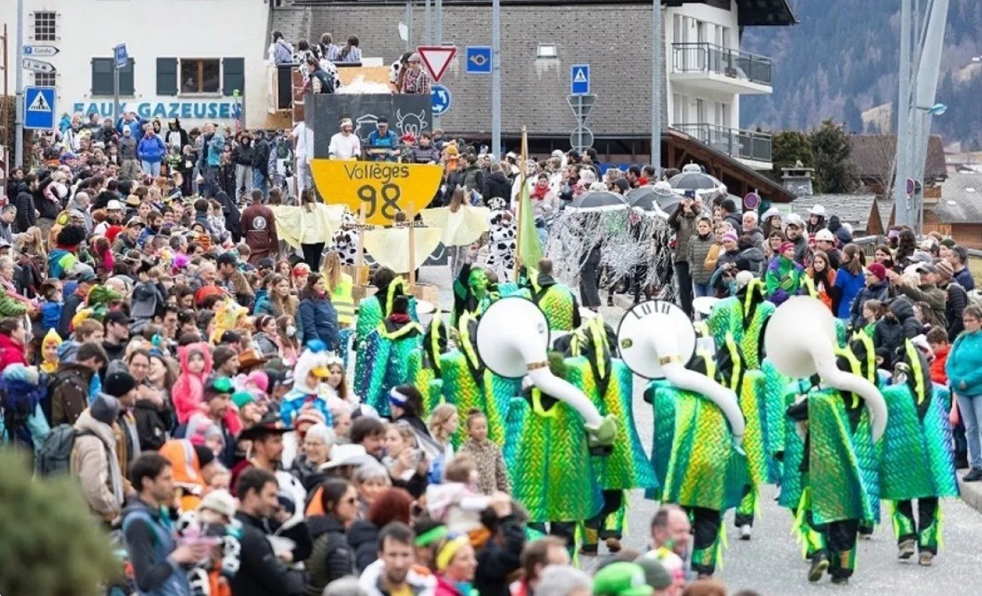 «Ματωμένο» Καρναβάλι στην Ελβετία, έκρηξη σε άρμα με πολλούς τραυματίες
