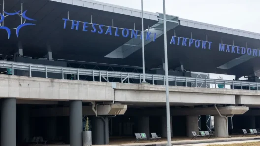 Θεσσαλονίκη: Μεθυσμένος επιβάτης χτύπησε αστυνομικό