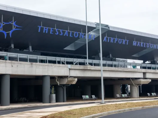 Θεσσαλονίκη: Μεθυσμένος επιβάτης χτύπησε αστυνομικό