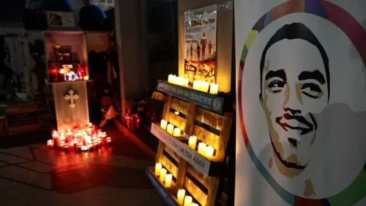 Συγκλονίζει η μάνα του αδικοχαμένου οπαδού Άλκη Καμπανού