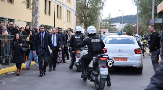 Τέλος συναγερμού στην Ευελπίδων για βόμβα ΦΩΤΟ 26 Τέλος συναγερμού στην Ευελπίδων για βόμβα ΦΩΤΟ