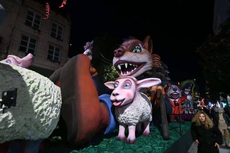 Πάτρα: Ρομποτική και εφέ φέτος στα άρματα - Το Πανεπιστήμιο έδειξε το μέλλον με σεβασμό στην παράδοση ΦΩΤΟ