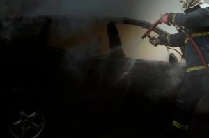 Πάτρα: Ενα ακόμα αυτοκίνητο στην «πυρά»