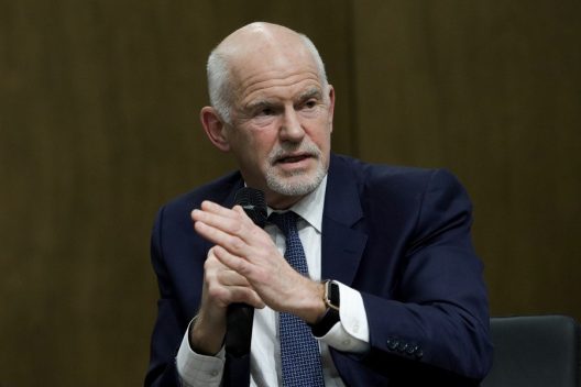 «Αγώνας για την αποκατάσταση των Δημοκρατικών θεσμών»