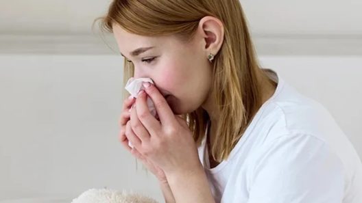 Εποχική γρίπη: Πότε χρειάζεται προσοχή ο συνδυασμός πυρετός και πόνος