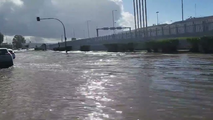 Ακτή Δυμαίων - Πάτρα: Απειλήθηκαν σπίτια και οδηγοί από πλημμύρες - Κλειστός ο δρόμος - Σύσκεψη, χωρίς λύση ΦΩΤΟ