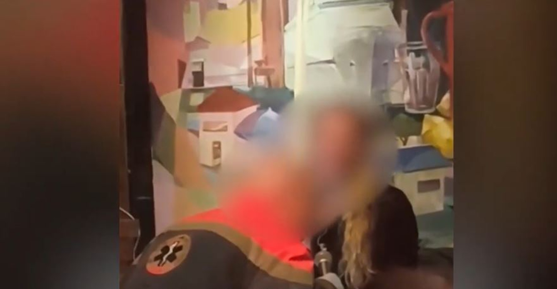 Απίστευτο περιστατικό στο Ίλιον: Κάλεσαν διασώστη σε νυχτερινό κέντρο και αυτος ξεκίνησε να… τραγουδάει