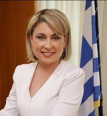 Πάτρα: Επίθεση με μπογιές στο Πολιτικό Γραφείο της Αλεξοπούλου - Τι λέει η ίδια - Καταδικάζουν ΝΔ Αχαΐας και Πρόεδρος Βουλής ΦΩΤΟ