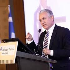 Καλάβρυτα: Πιθανή επανεμφάνιση του πρ. δημάρχου Γ. Λαζουρά στις κάλπες του 2028