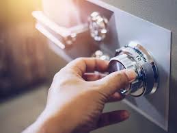 Ναυπακτία: Κλοπή χρηματοκιβωτίου με πάνω από 20.000€ και 50 χρυσές λίρες