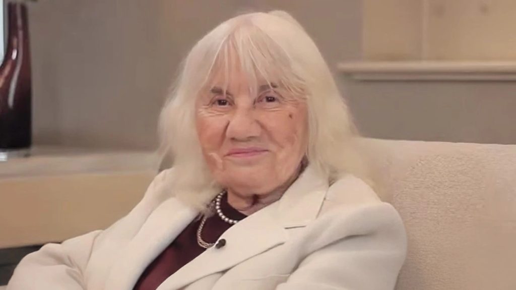 Θλίψη για τη συγγραφέα Ιωάννα Καρατζαφέρη που έφυγε από τη ζωή