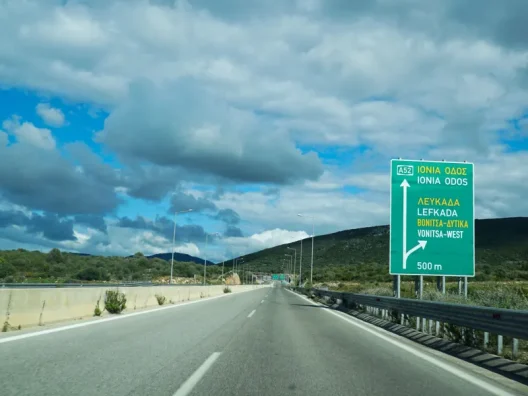 Αιτωλοακαρνανία: Αποκαταστάθηκε η κυκλοφορία στο Μακρυνόρος ΒΙΝΤΕΟ