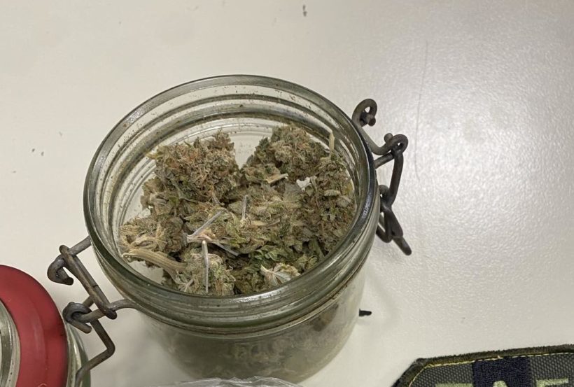 Νέα Μανωλάδα: Είχε στο αυτοκίνητο βάζο, αλλά με χασίς!