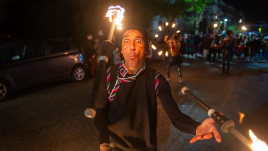 Το Πατρινό Καρναβάλι σε Αγυιά και Νότιο Διαμέρισμα ΠΛΟΥΣΙΟ ΦΩΤΟΡΕΠΟΡΤΑΖ