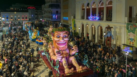 Τα εντυπωσιακά άρματα του Πατρινού Καρναβαλιού 2026