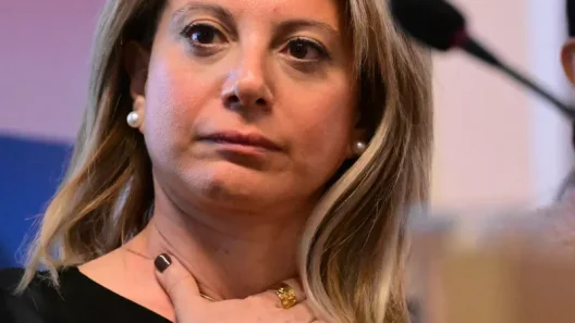 Καρυστιανού: «Η απόλυτη ύβρις» οι εκταφές θυμάτων των Τεμπών: