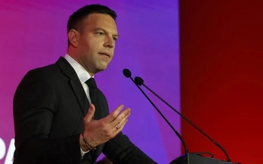 Κάλεσμα Κασσελάκη σε Τσίπρα να ονομάσει το κόμμα του «Κίνημα Novartis»