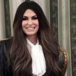Η Κίμπερλι Γκίλφοϊλ απαντά στις αιτιάσεις Ντίτερς για τα ιδιωτικά αεροσκάφη