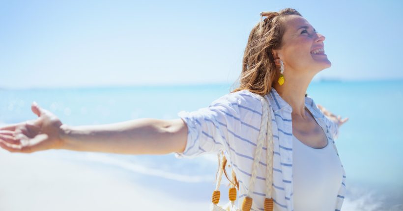 Ψυχολογία: Ο λόγος που οι ηλικιωμένοι σταματούν να «σκάνε» – Δεν είναι παραίτηση, είναι η ανώτατη μορφή σοφίας