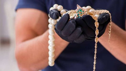 Αιτωλοακαρνανία: Κλοπές κοσμημάτων σε σπίτια