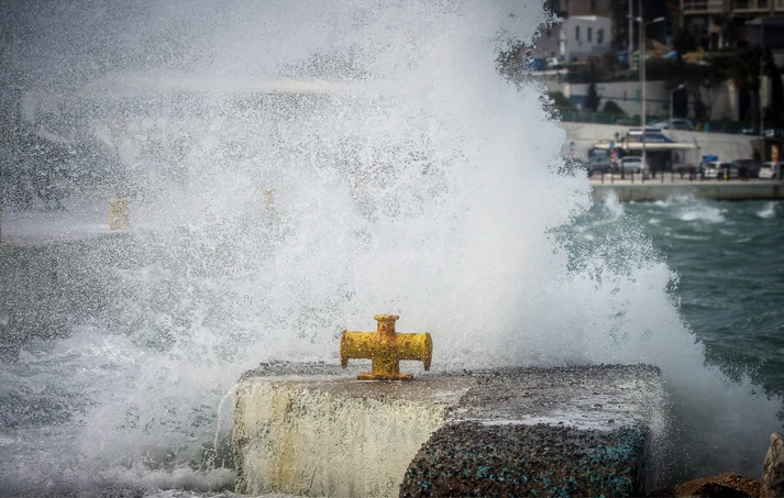 Πάτρα: Ο καθηγητής του Πανεπιστημίου Αθ. Αργυρίου για τα έντονα καιρικά φαινόμενα, τους  καύσωνες, τους ανέμους και τους ανεμοστρόβιλοι