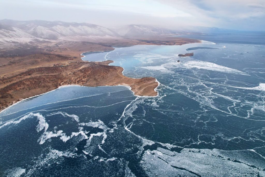 Σιβηρία: Επτά άτομα έχασαν τη ζωή τους σε ατύχημα στη λίμνη Βαϊκάλη