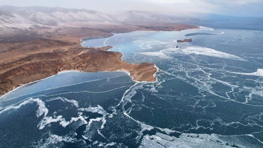 Σιβηρία: Επτά άτομα έχασαν τη ζωή τους σε ατύχημα στη λίμνη Βαϊκάλη