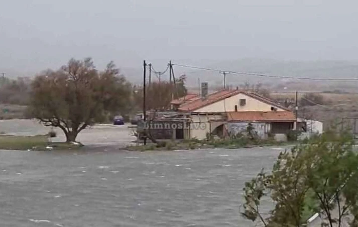 «Δοκιμάζεται» η Λήμνος από την κακοκαιρία, επιχείρηση απεγκλωβισμού ατόμων ΦΩΤΟ - ΒΙΝΤΕΟ 29 «Δοκιμάζεται» η Λήμνος από την κακοκαιρία, επιχείρηση απεγκλωβισμού ατόμων ΦΩΤΟ - ΒΙΝΤΕΟ