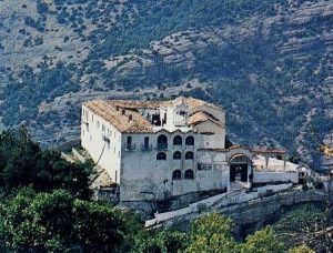 Αχαΐα: Κίνδυνος σε δρόμο έκλεισε την Ιερά Μονή Μακελλαριάς ΦΩΤΟ