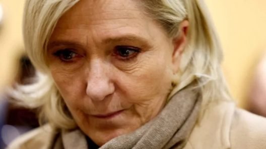 Γαλλία: Πιο κοντά στον πολιτικό αποκλεισμό η Μαρίν Λεπέν