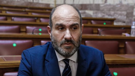 Ομόφωνη πρόταση για άρση ασυλίας του βουλευτή της ΝΔ Δημήτρη Μαρκόπουλου από τη Βουλή