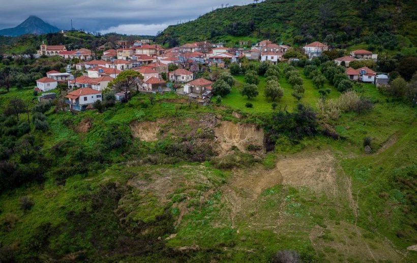 Ο Ευθύμης Λέκκας για τις κατολισθήσεις σε Αχαΐα και Ηλεία 24 Κατολίσθηση στο χωριό Μαζαράκι Ηλείας