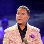 Μαζωνάκης: To λαϊκό προσκύνημα και η κηδεία του 