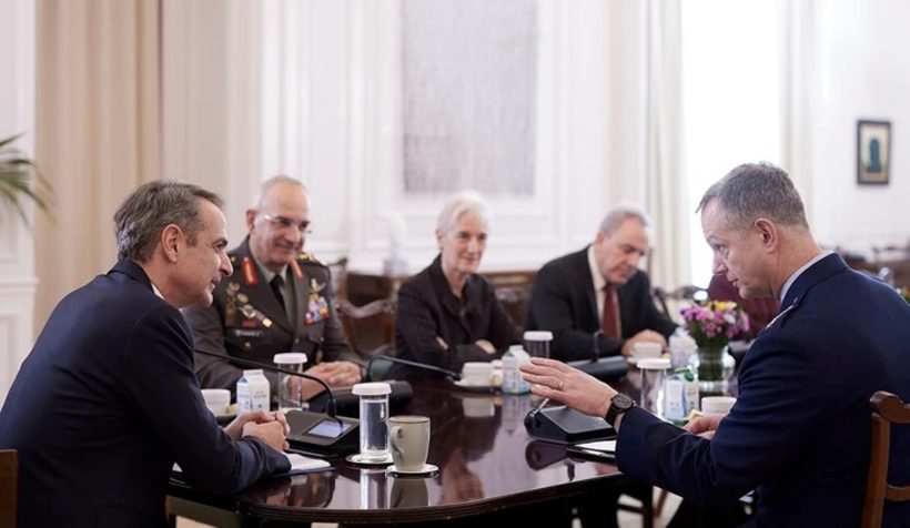 Μητσοτάκη με τον ανώτατο διοικητή του ΝΑΤΟ