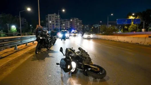 Πέραμα: Τροχαίο δυστύχημα με νεαρό νεκρό από σύγκρουση μηχανών