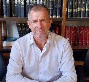 Ο Γιώργος Μπέσκος