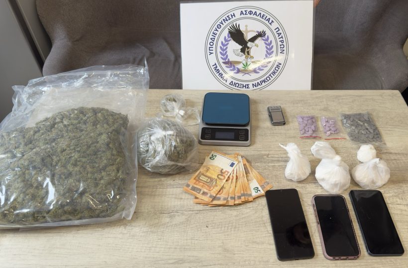 Τα κατασχεθέντα πειστήρια από τη Δίωξη Ναρκωτικών Πάτρας