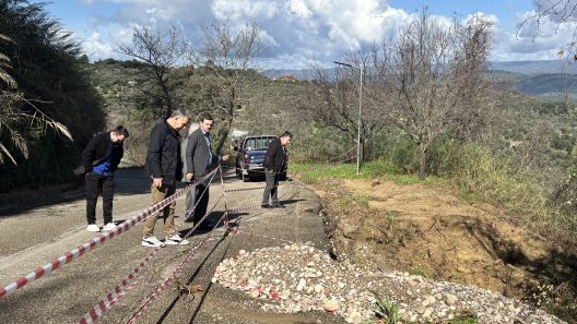 Ηλεία: Αυτοψία Νικολακόπουλου στις πληγείσες περιοχές ΦΩΤΟ