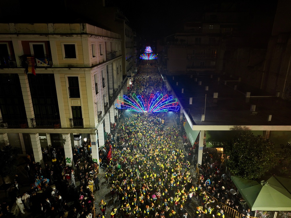Πάτρα: Καρναβαλικά καρέ των πληρωμάτων της Νυχτερινής Παρέλασης NEΕΣ ΦΩΤΟ