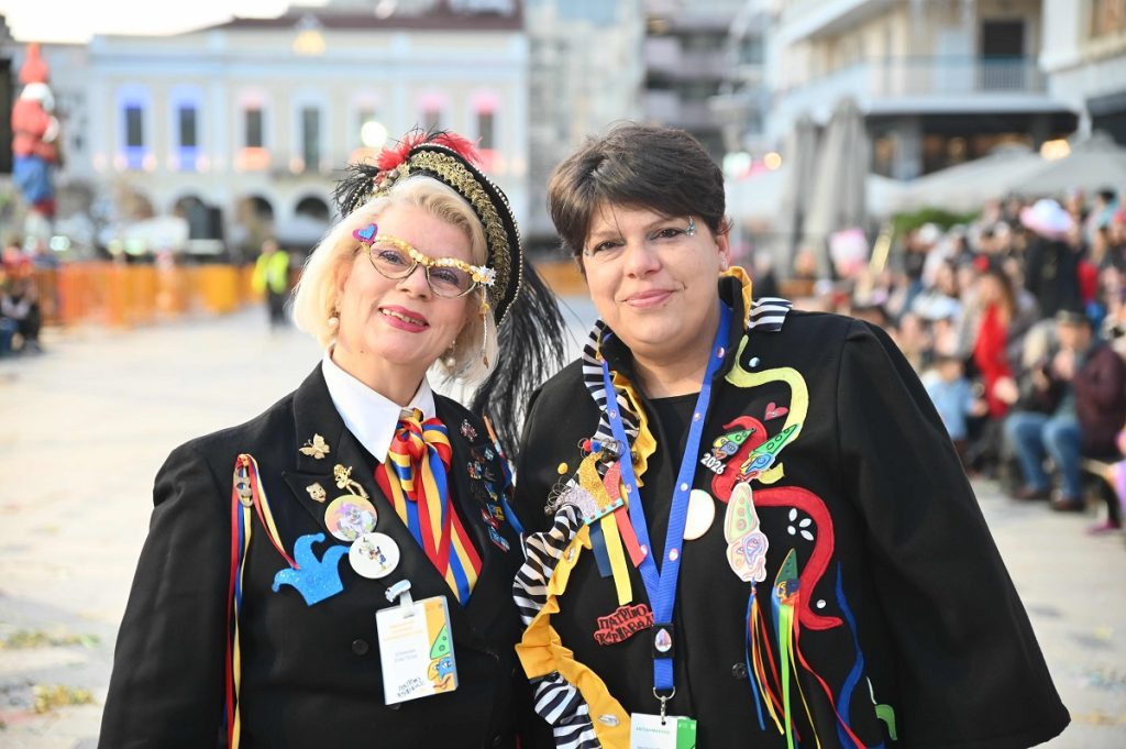 Πατρινό Καρναβάλι 2026 - Πλούσιο φωτορεπορτάζ από τη βραδινή ποδαράτη ΒΙΝΤΕΟ