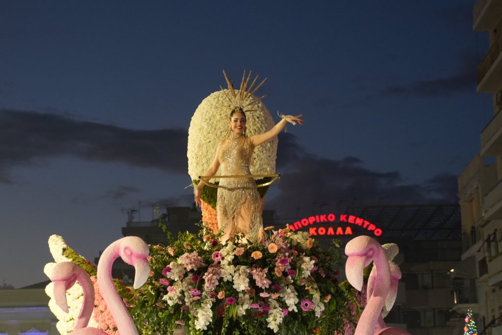 Πατρινό Καρναβάλι 2026 - Πλούσιο φωτορεπορτάζ από τη βραδινή ποδαράτη ΒΙΝΤΕΟ