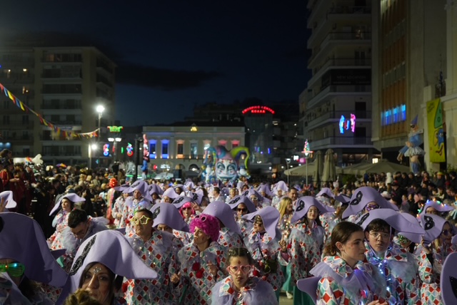 Πάτρα: Καρναβαλικά καρέ των πληρωμάτων της Νυχτερινής Παρέλασης NEΕΣ ΦΩΤΟ